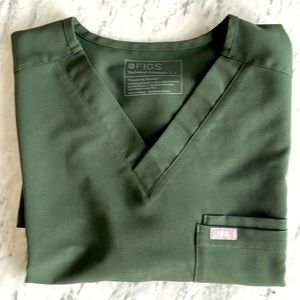 FIGS LEON IN DARK MOSS SIZE LARGE